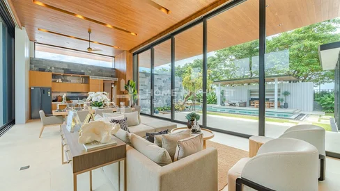 Villa de 4 chambres à Botanica Grand Avenue