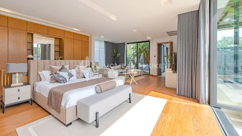 Villa de 4 chambres à Botanica Grand Avenue