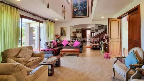 Villa de 4 chambres avec piscine privée à Kathu