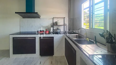 4-комнатный таунхаус рядом с аэропортом