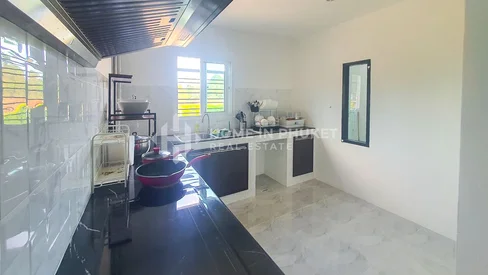 4-комнатный таунхаус рядом с аэропортом