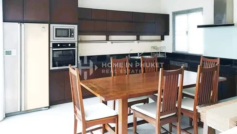 Villa de style asiatique avec piscine près de l'école internationale