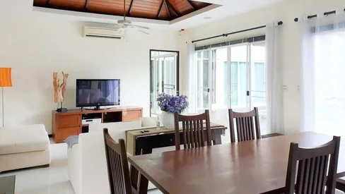 Villa de style asiatique avec piscine près de l'école internationale