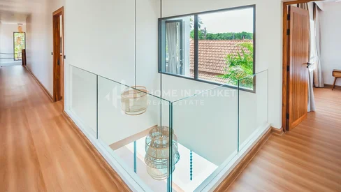 Villa individuelle de 4 chambres avec piscine à Rawai