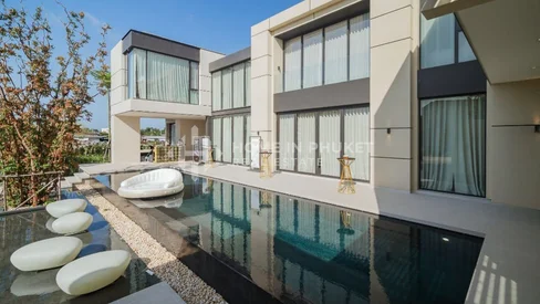 Villas modernes élégantes de 4 chambres à Chalong