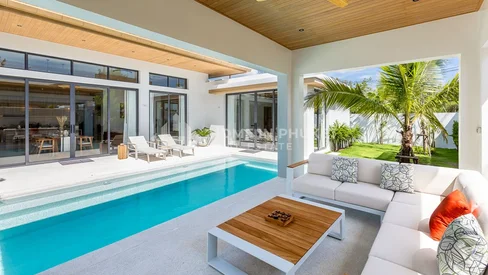 Élégante villa avec piscine de 3 chambres à Mai Khao