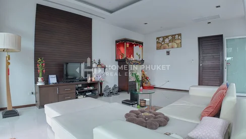 Élégante villa de 4 chambres de style loft à Rawai