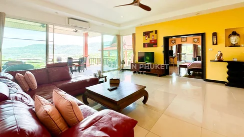 Villa Exquise de 4 Chambres Style Thaïlandais à Kamala