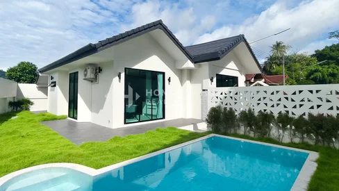 Charmante villa avec piscine et 4 chambres à Kathu