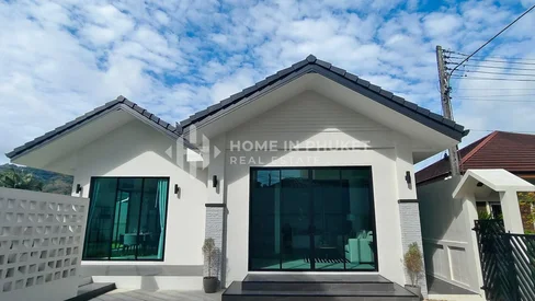 Charmante villa avec piscine et 4 chambres à Kathu