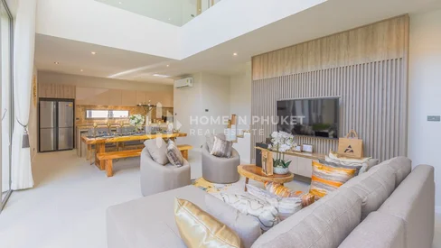 位于Pasak的精致3居室泳池别墅