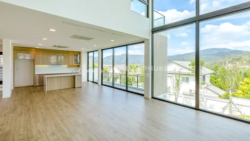 Maison familiale moderne à Chalong