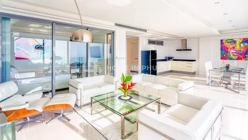 Freehold 2-Bed Sea View Condo in Kata