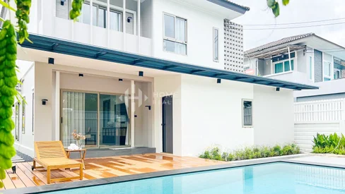 Villa moderne de 4 chambres à coucher à Passorn Kathu