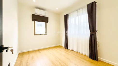 Villa moderne de 4 chambres à coucher à Passorn Kathu