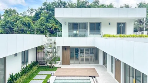 Villa Moderne de 4 Chambres à Loch Palm