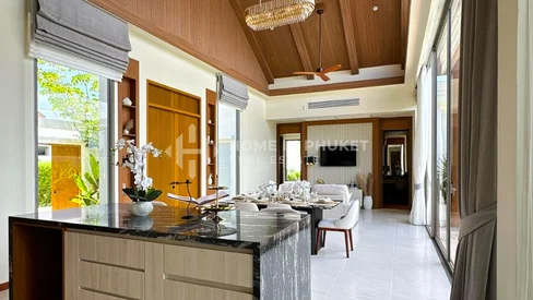 พูลวิลล่าสไตล์โมเดิร์นใกล้กับลากูน่า