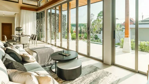 Villa de luxe moderne balinaise avec piscine à Layan