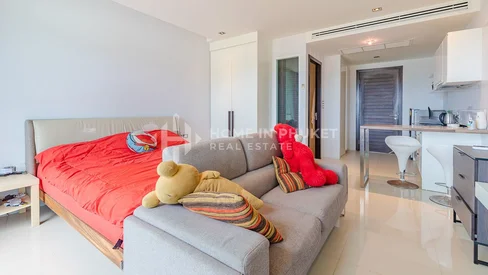 Studio Condo with Kitchen in Patong