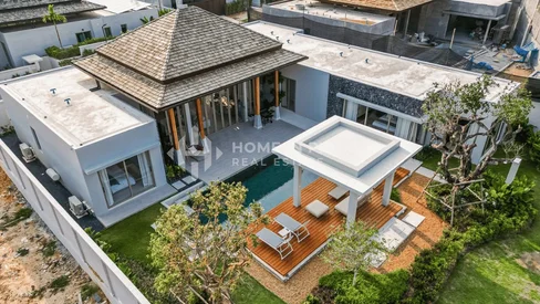 Villa moderne d'inspiration balinaise avec piscine à Layan