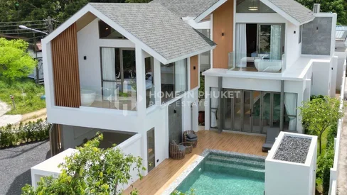 Somptueuse Villa avec Piscine de 7 Chambres à Cherngtalay