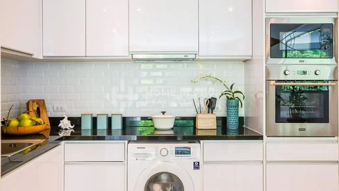 คอนโด 2 ชั้น 2 ห้องนอนสไตล์โมเดิร์นในกมลา