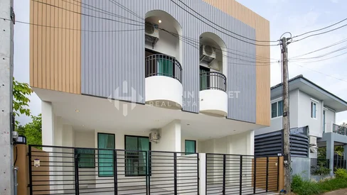 Maison jumelée moderne à Koh Kaew