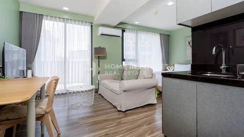 Studio moderne en pleine propriété étrangère