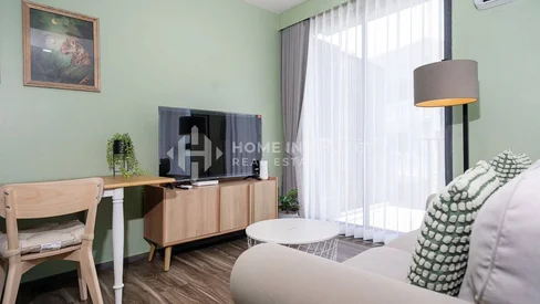 Studio moderne en pleine propriété étrangère