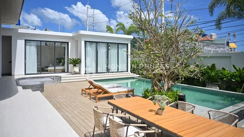 Villa de Luxe avec Piscine et 4 Chambres à Kata