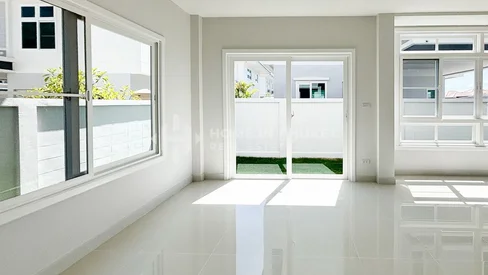 Maison de 4 chambres dans une communauté sécurisée