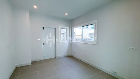 Maison de 4 chambres dans une communauté sécurisée