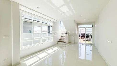 Maison de 4 chambres dans une communauté sécurisée