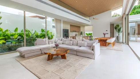 Villa moderne avec piscine et 4 chambres