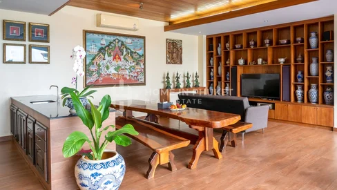 Villa élégante avec vue sur la mer et 8 chambres à Paklok