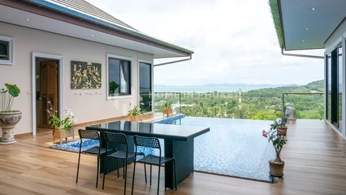 Villa élégante avec vue sur la mer et 8 chambres à Paklok