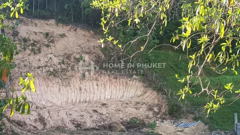 Terrain en colline avec vue sur la mer de 8,5 Rai à Ao Por