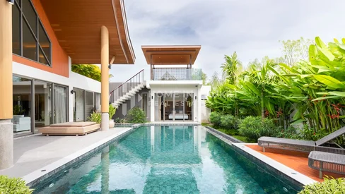 Villa de style thaï avec piscine et 4 chambres à Layan
