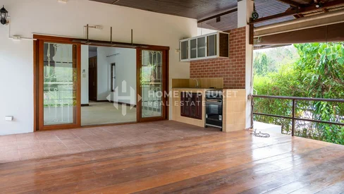 Villa spacieuse avec piscine et 4 chambres sur 1 Rai à Chalong