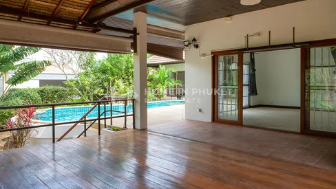 Villa spacieuse avec piscine et 4 chambres sur 1 Rai à Chalong