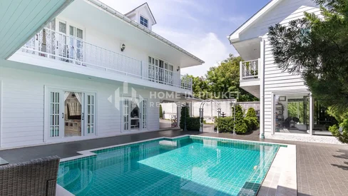 Villa coloniale moderne de 5 chambres sur un vaste terrain