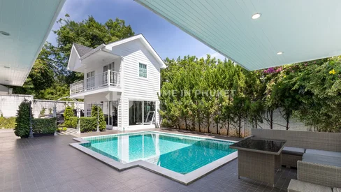 Villa coloniale moderne de 5 chambres sur un vaste terrain