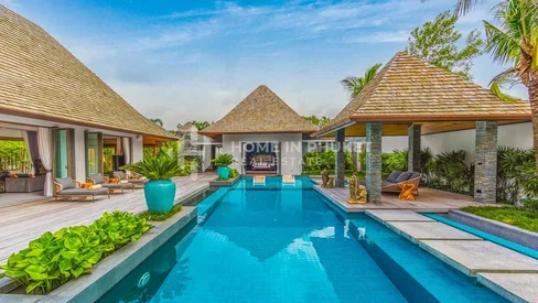 Luxurious Balinese-Style Villa 4-Bed in Layan