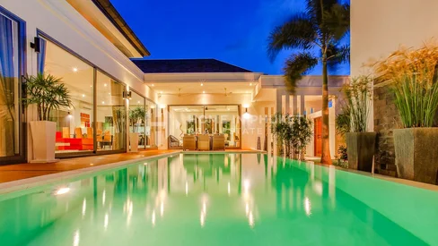 Modern 3-Bed Pool Villa in Nai Harn