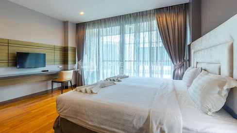 Spacious 1-Bed Condo in Bangtao