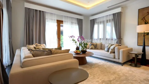 Chaleureuse villa de style thaïlandais avec 7 chambres à Layan