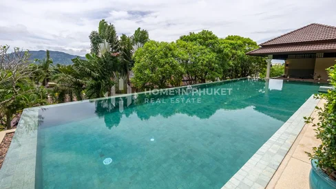 Chaleureuse villa de style thaïlandais avec 7 chambres à Layan