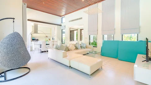 Tropical 4-Bed Modern Pool Villa in Bangtao