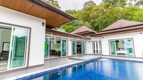 Spectaculaire villa moderne de 5 chambres avec piscine vue sur mer à Kamala