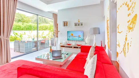 Villa moderne de 2 chambres avec piscine à Nai Harn